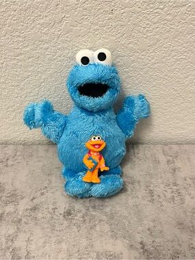 Sesame Street Blue Cookie Monster Plush with Orange Mini Figure